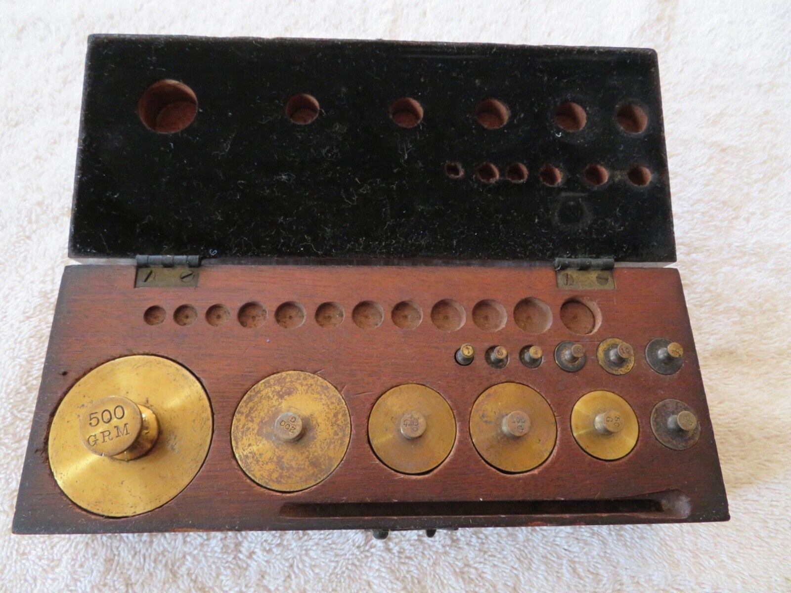 Vintage Pharmacy/apothecaryset Of Scale Weights In Wooden Box
